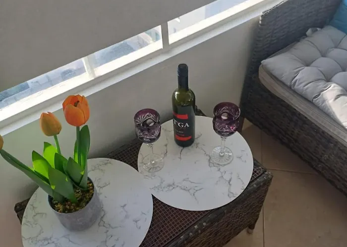 Alba - Three Bedroom With Loggia 아파트