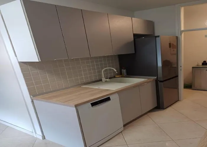 Alba - Three Bedroom With Loggia