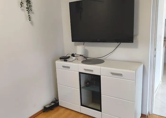 Alba - Three Bedroom With Loggia 아파트