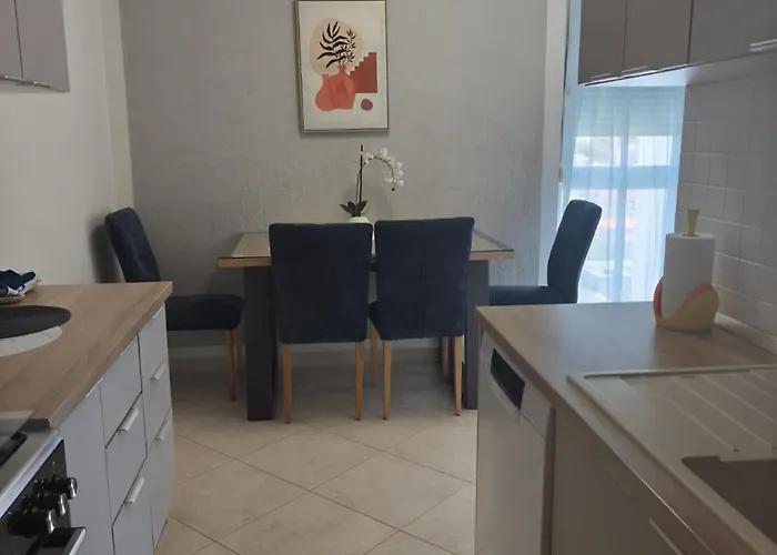 Alba - Three Bedroom With Loggia