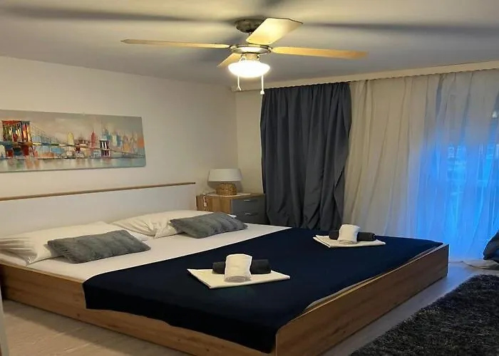 Alba - Three Bedroom With Loggia 아파트 *