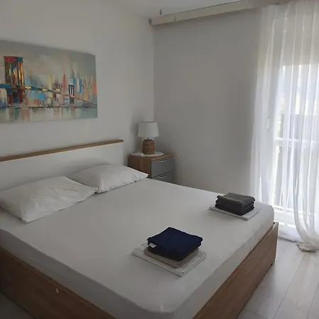 Appartement Alba - Three Bedroom With Loggia *