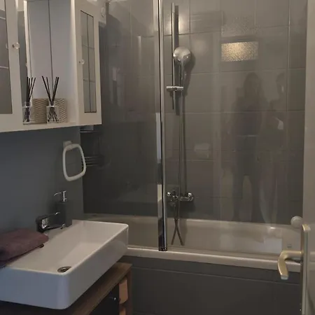 Appartement Alba - Three Bedroom With Loggia