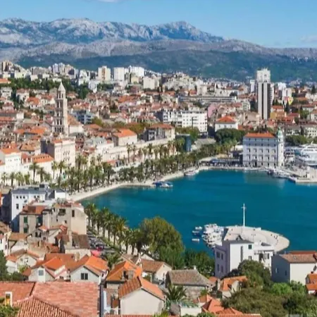 Alba - Three Bedroom With Loggia