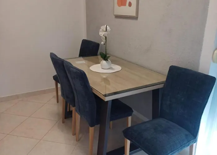 Alba - Three Bedroom With Loggia *