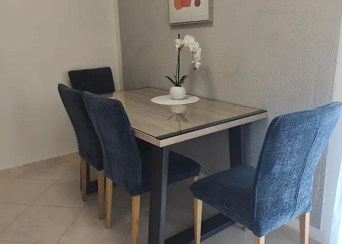 Alba - Three Bedroom With Loggia 公寓