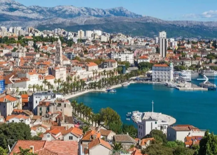 Alba - Three Bedroom With Loggia