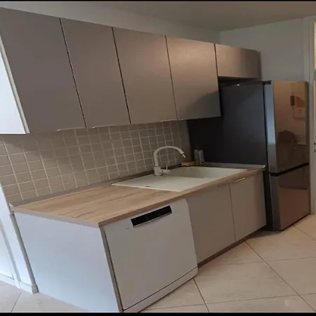 Alba - Three Bedroom With Loggia