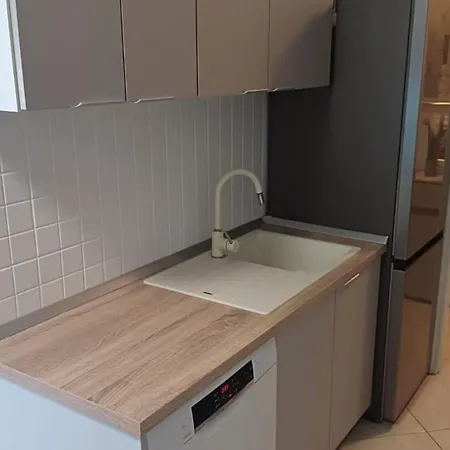 Апартаменти Alba - Three Bedroom With Loggia Спліт